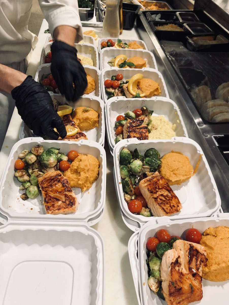 cubuffspnd's tweet photo. Omega-3’s for days! CU student athletes making all the right choices! #performancestartswithfood https://t.co/lAZVGzqqa9