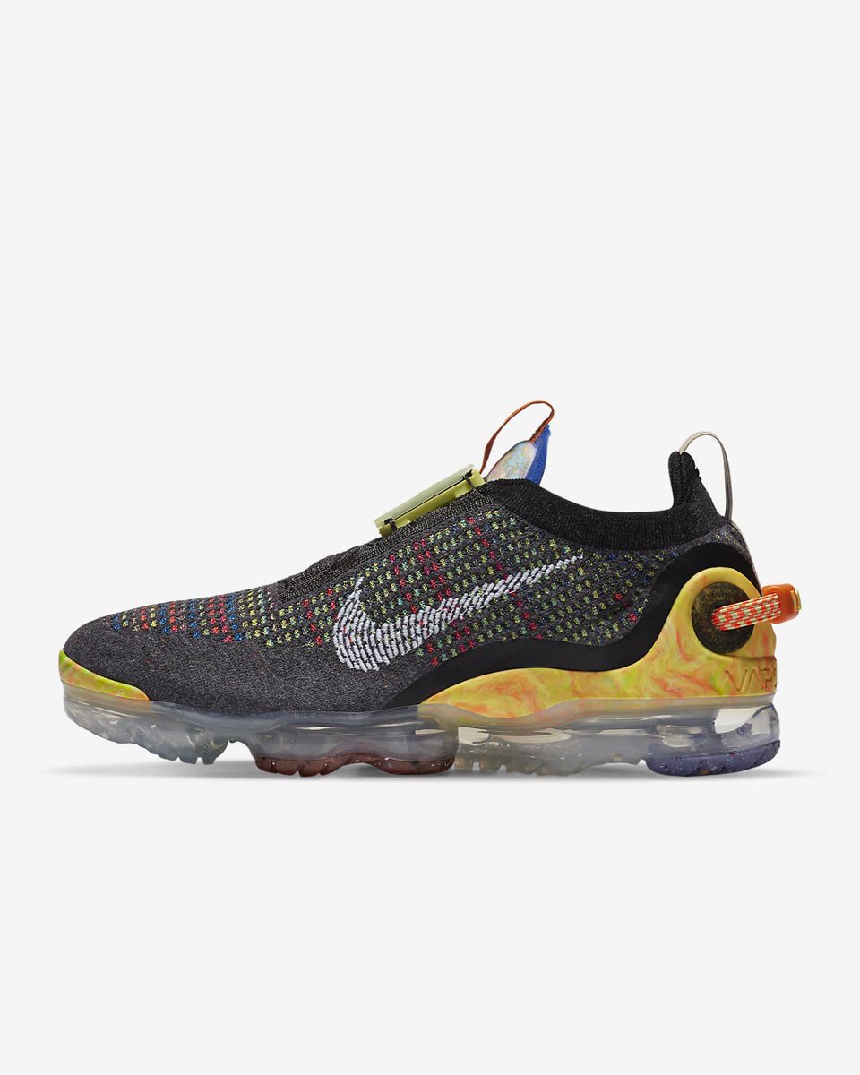 SNKR_TWITR tweet media