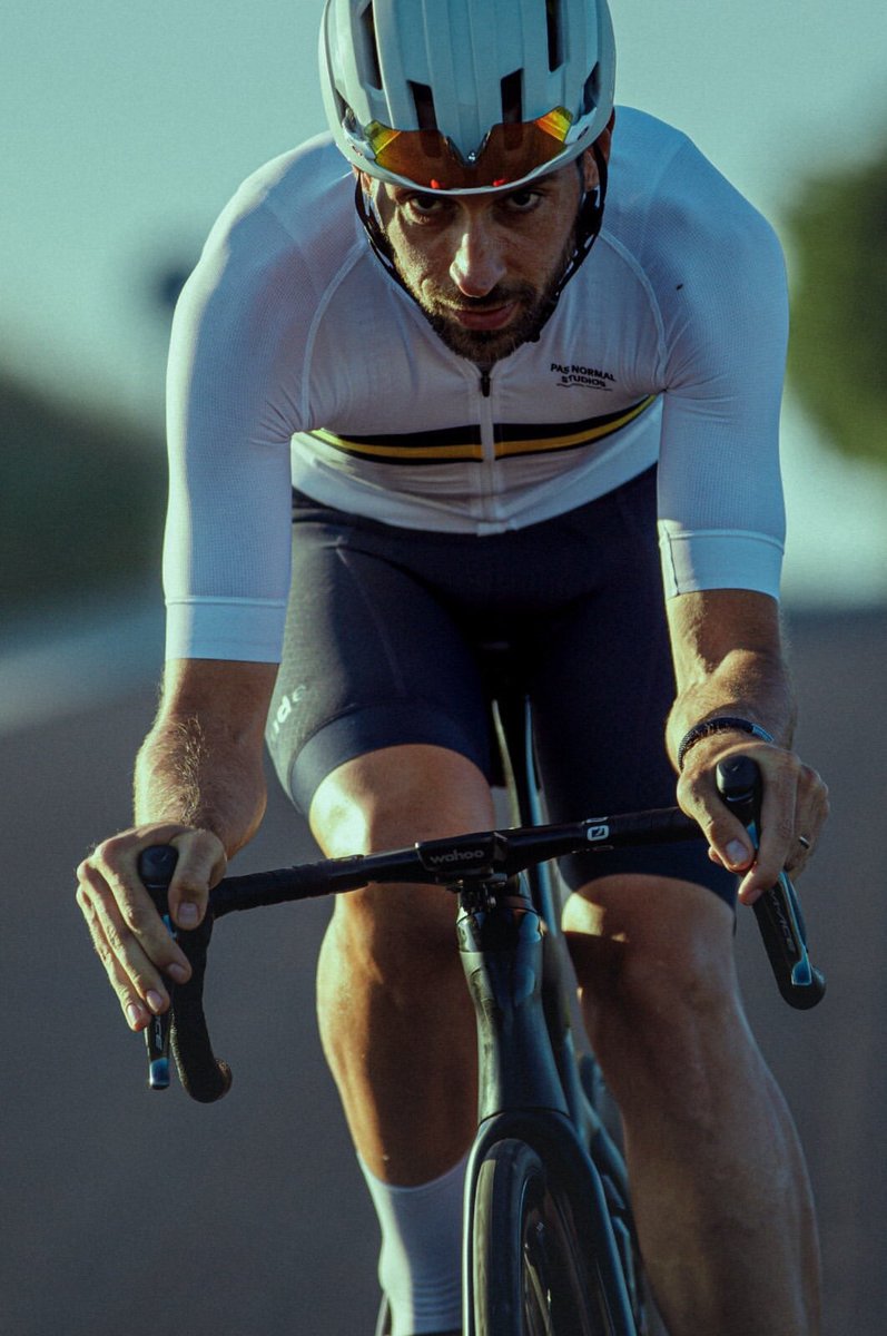 Don't give up. You're doing better than you think.

#Wahooligan
#inmyELEMNT
#cycling
👤: Raul Gallego
📸: Brazo de Hierro