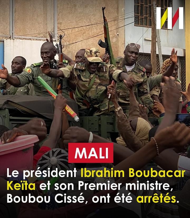 NN_officiel's tweet photo. Le président IBK et son Premier ministre sont dans un blindé en route pour le camp militaire de Kati situé à 15 km de Bamako. #mali #ibk https://t.co/cJwdpTIuc0