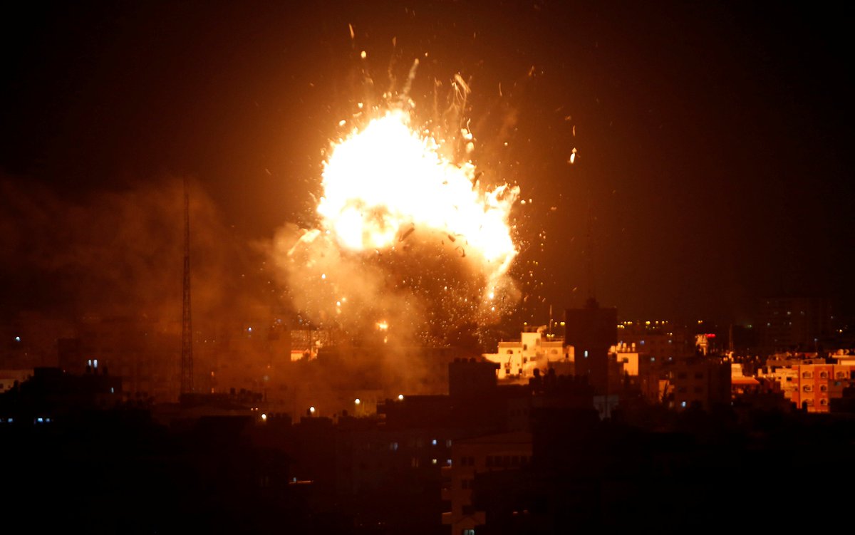 tweet2palestine's tweet photo. #Breaking| Israeli warplanes strike an agricultural land in eastern Zaitoun neighborhood in the Gaza strip.
#Gaza_under_attack https://t.co/DhRyM6MxnA