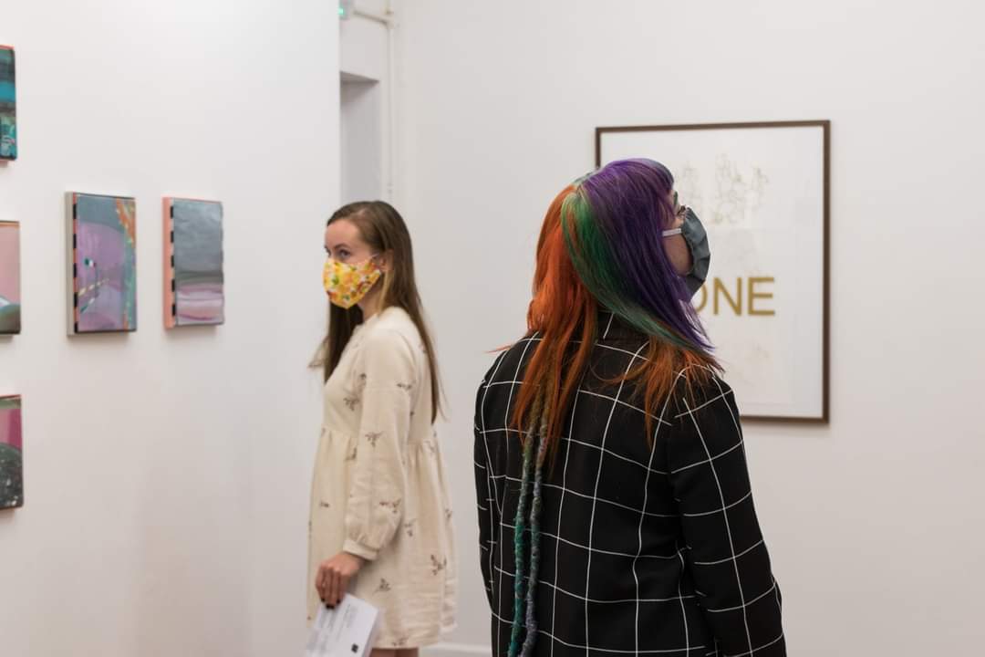 BelfastArtist's tweet photo. Big thanks to all at @PallasProjects for making my show 'Tossed in The Drink' happen. Great night! @artscouncil_ie @artscouncil_ie
@VisArtsIreland @opwireland
(photography courtesy of Viktorija Kacanauskaite) https://t.co/hVjHnGHUwA