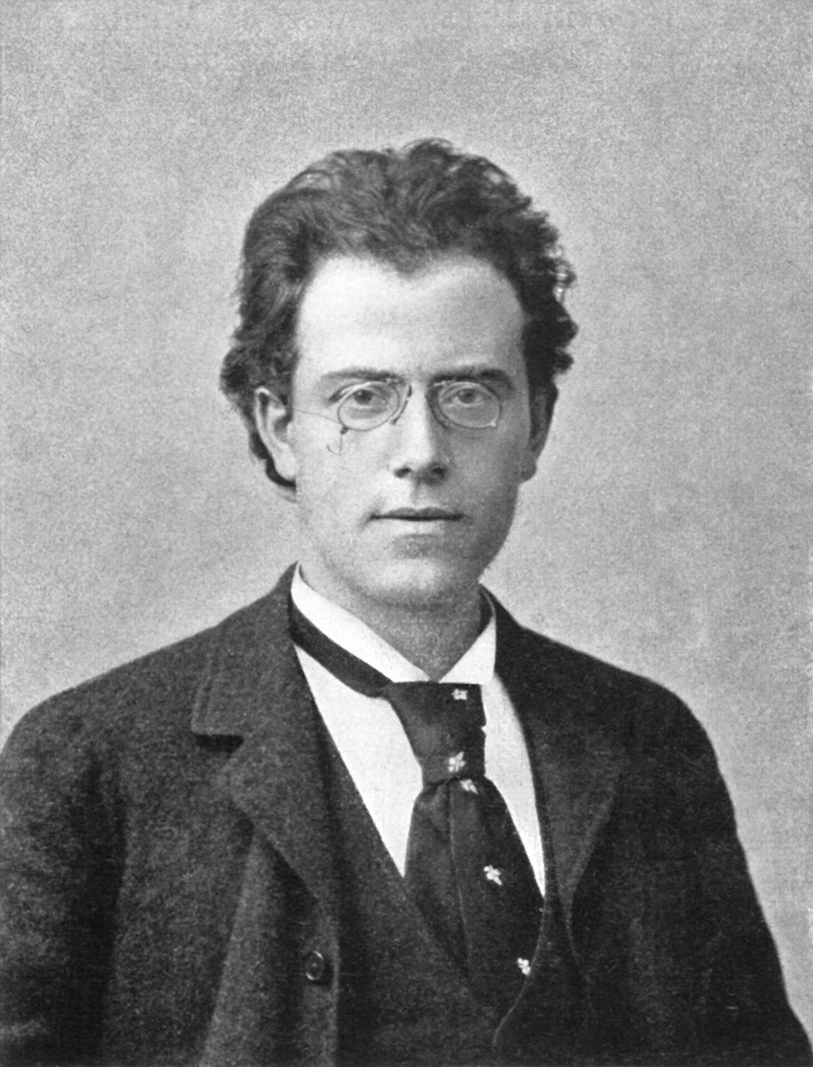 SAOFUNAM's tweet photo. "Para mí, escribir una sinfonía es construir un mundo"
Gustav Mahler
Un #MomentOFUNAM con Ronald Zollman
#VivealaOFUNAM

🎬 VIDEO. Final de la Sinfonía no. 5, Mahler
https://t.co/FaNu6ne1ZT https://t.co/RhtbcYApq3