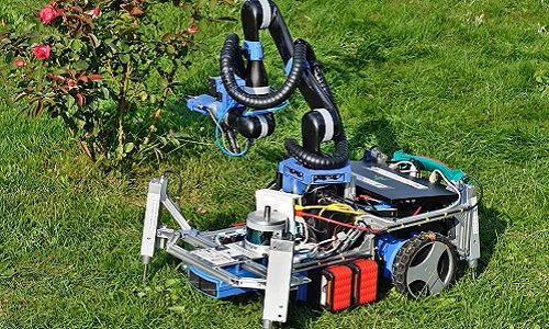 Mapix_tech's tweet photo. 'Cutting hedge' research with Trimbot, an #automated #robot that can prune roses and bushes. Incorporating camera, stereo #3D vision and #LiDAR to navigate gardens
https://t.co/XSDkNG0FKS
#autonomous #automation #engineering #sensors #scanning #robotoics #robots #ukrobotics https://t.co/9TWqzevU9a