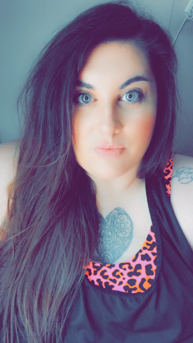 lacee_hutson's tweet photo. #tuesdayvibes https://t.co/sHNXINkLHQ