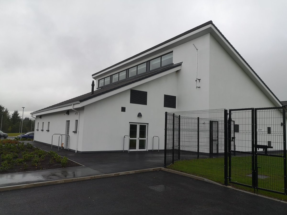Ár scoil úr! Our new school!! Dul chun cinn na Gaelscolaíochta ar an Ómaigh, i dTír Eoghain agus in Éirinn suntasach soiléir:)