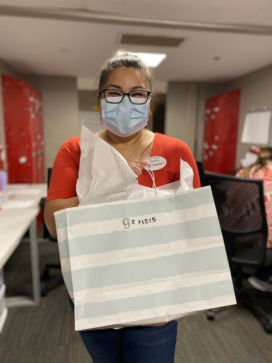 BryanJGTarget's tweet image. ‼️#WinWinWin‼️

Every month we draw 3 #SpecialtySales winners from our Guest Centered Selling Raffle! Congrats to our Girls DBO @Genesis32538600!

🎉🎈

We also played #StyleBingo during tax free weekend with a big focus on our guests! Congrats to DBO Thora and DBO Medina! 

💥🎯