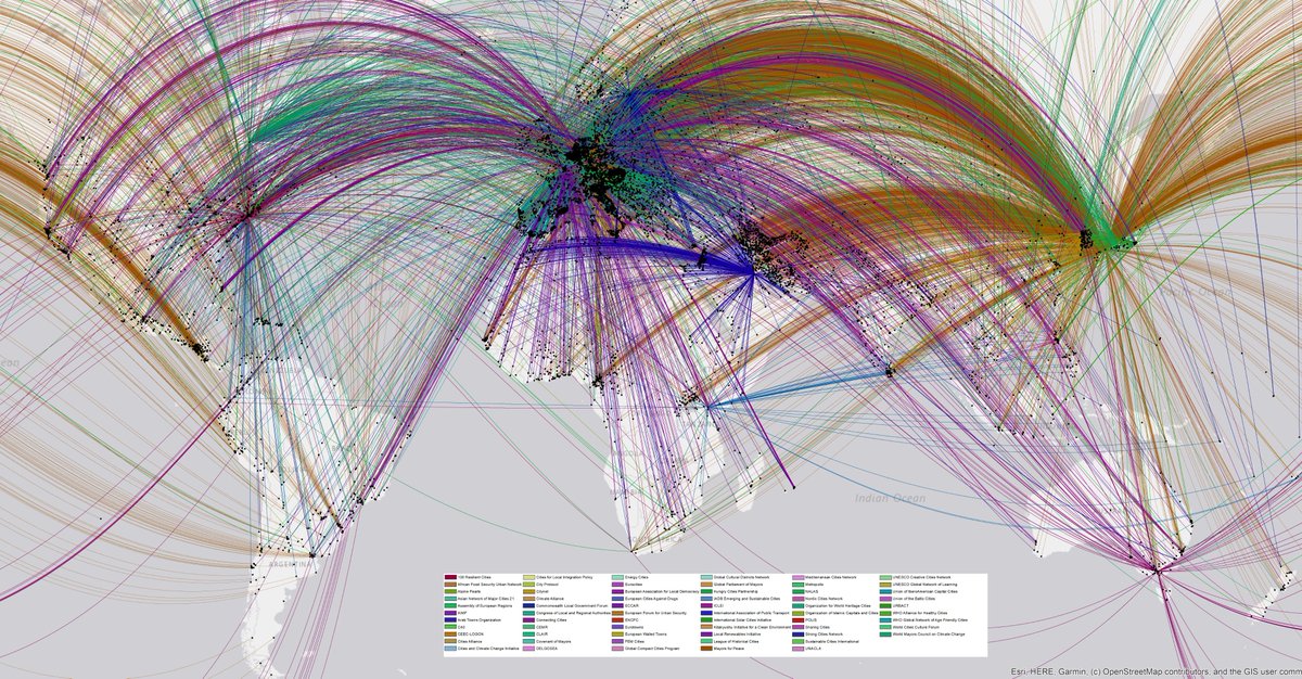 Full map of transnational municipal network memberships from data in <a href="/MicheleAcuto/">ᴍɪᴄʜᴇʟᴇ ᴀᴄᴜᴛᴏ</a> &amp; my <a href="/USJ_online/">Urban Studies Journal</a> article (ow.ly/s0ua50ArAis). This is what #cities in #global #governance looks like. #citydiplomacy #networks #BigData  #GIS #dataviz #sociology cc <a href="/networkedcities/">Melbourne Centre for Cities</a> <a href="/ESRC/">Economic and Social Research Council</a>
