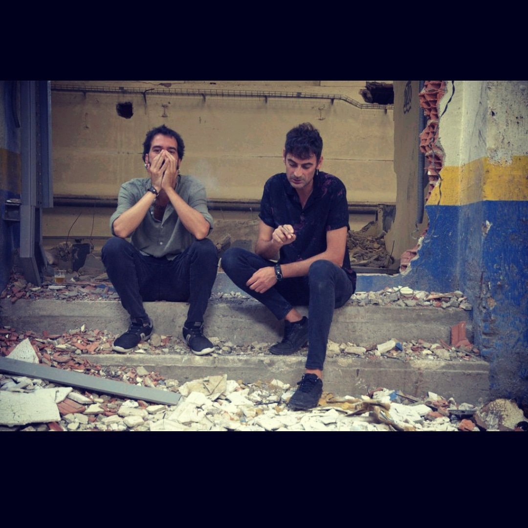 Ya queda menos para el 28 de agosto. Fecha en que verá la luz nuestro segundo sencillo "Élites" en todas las plataformas digitales.

#ya #queda #menos #agosto #luz #fecha #sencillo #segundo #hijosdenachovidal #hdn