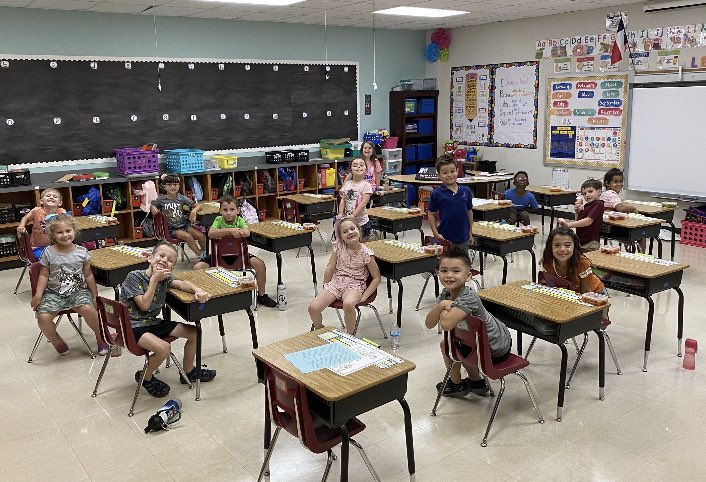 kassi_spencer's tweet photo. This girl was so excited to be able to go to her school today! #EES #firstie #excited https://t.co/n1cvvogemt