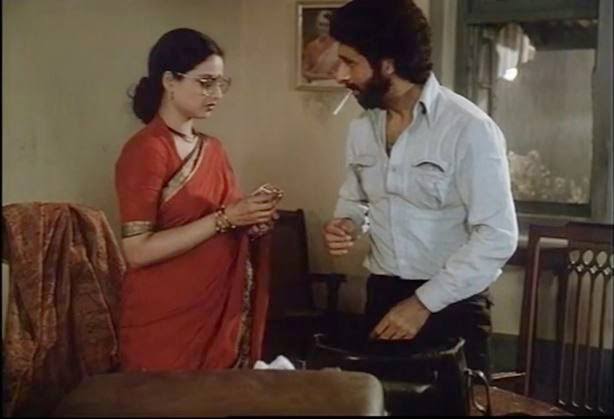 "अब भी माचिस रखती हो? पहले तो मेरे लिए रखती थी, अब?"
"अब अपने लिये रखती हूँ..."
"मतलब सिगरेट पीना शुरू कर दिया?"
"नहीं। आपकी भूलने की आदत नहीं गई, मेरी रखने की आदत नहीं गई।" 😭❤️