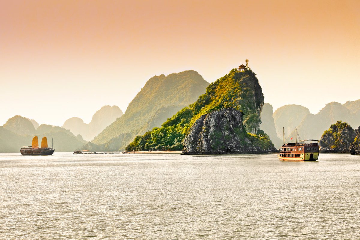 CNTraveler's tweet photo. Need a little mental vacation? Check out our list of the 50 most beautiful places in the world: https://t.co/eBBcqiV4Bg https://t.co/X1cc2khdn7