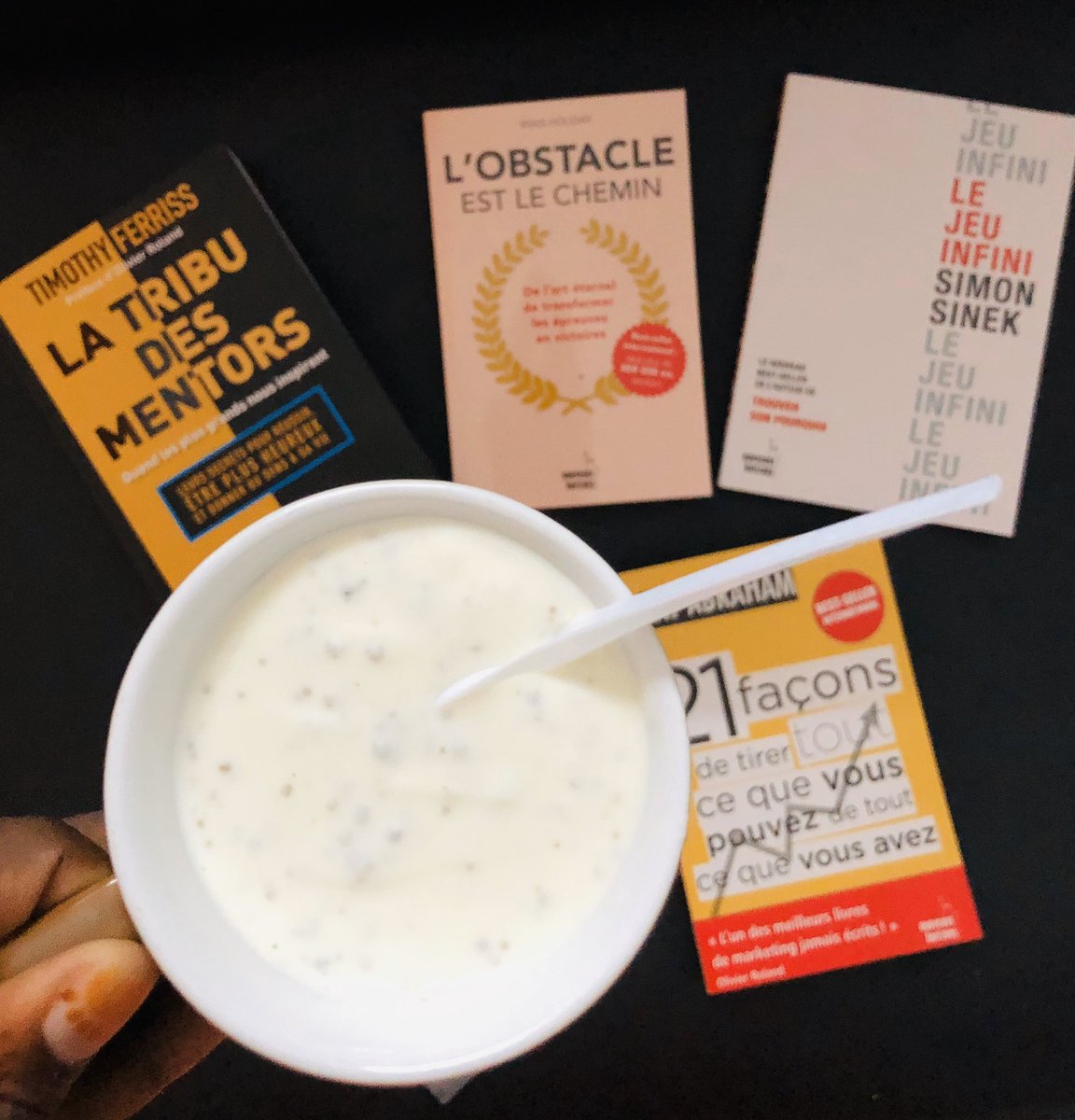 Nouveaux bébés... il faut peut être que je fasse une vidéo juste pour montrer mes récentes acquisitions. J’ai tellement de bons livres à lire en ce moment...