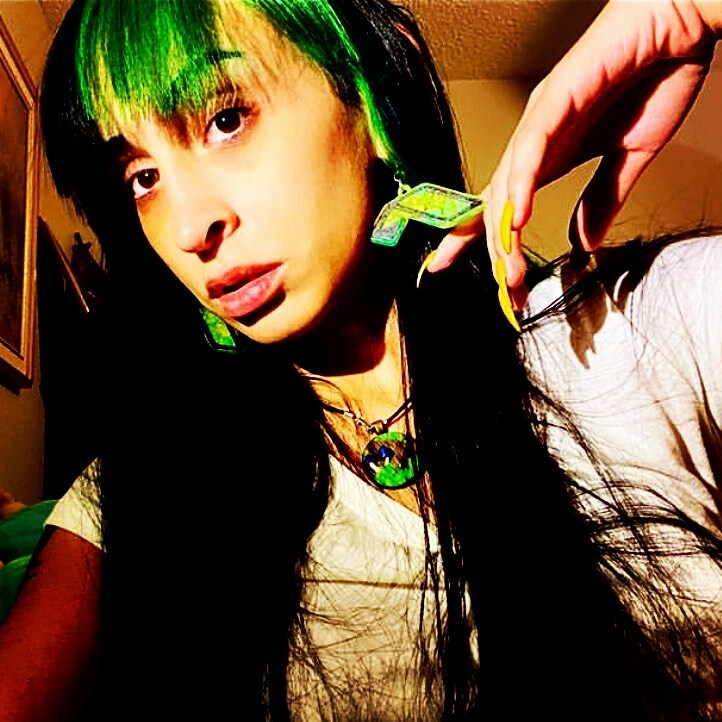 Anjuna Babe Natalie looking  fly AF! I loved making these custom anjuna earrings for her she's the absolute sweetest cutie 😍
.
.
.
#anjunafamily #ravegirls #ravefashion #anjunabeats #anjuna #anjunadeep #aboveandbeyondtour #aboveandbeyondacoustic #fes… instagr.am/p/CECss-8gOBk/