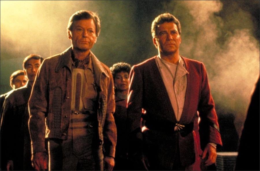 In light of finishing all the original Star Trek films... Indulge me as I present to you a thread. Lessons in Style from Leonard “Bones” McCoy. The man who knows how to dress