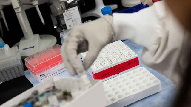 thehill's tweet photo. Fewer than half of Americans plan to get coronavirus vaccine: poll https://t.co/xwBVtMXlxi https://t.co/reSlrqMT20