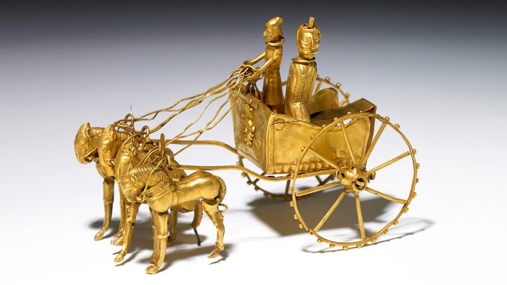 PressTV's tweet photo. #Iran's #Lurestan Bronze artworks are a splendid example of art in ancient Iran. Dating back to as early as 1000 B.C these awe-inspiring artworks offer a good glimpse into the everyday lives of ancient Iranians in early Iron age!
#MuseSeeIran #AmazingIran https://t.co/LnrCxhYgNq