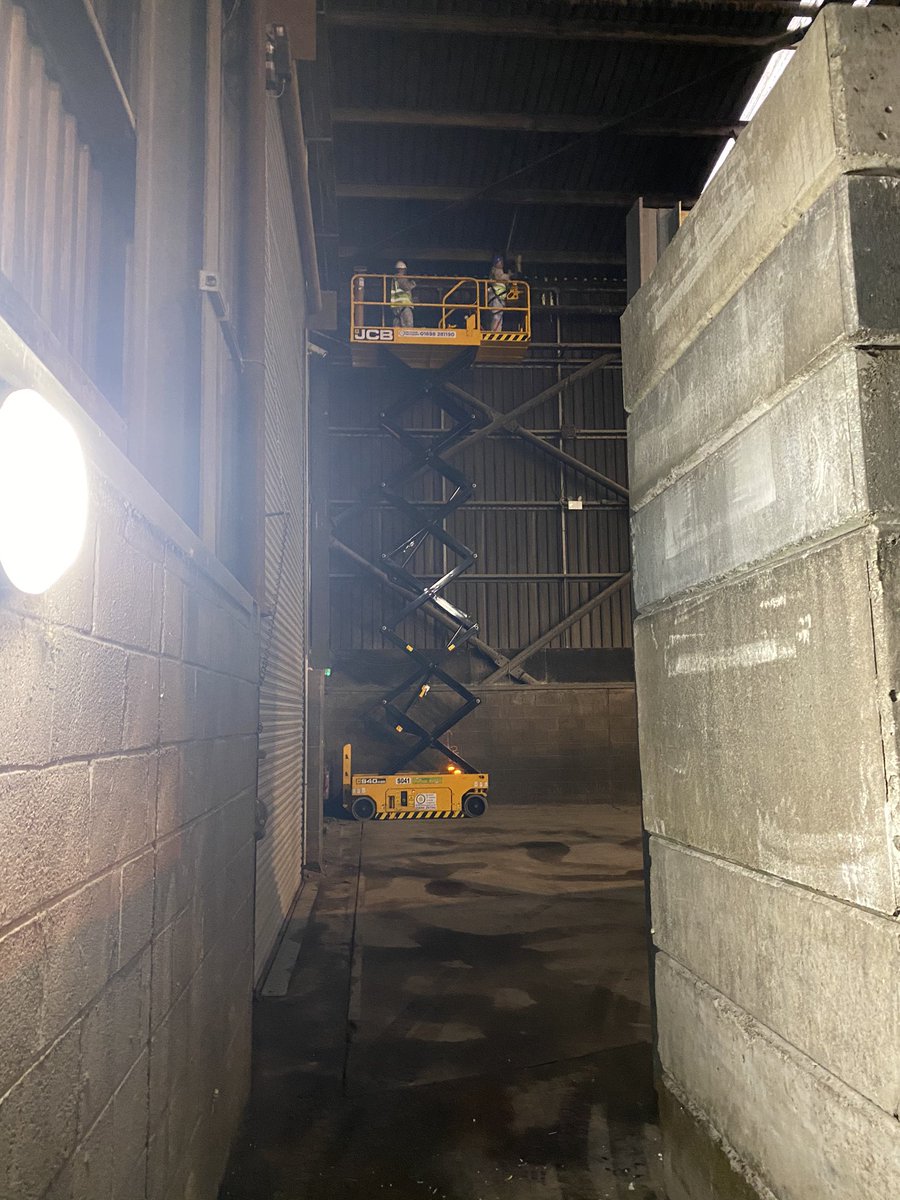 AquaklenzLtd's tweet photo. Some of the #ATeam working through the night to complete high level cleaning within a waste transfer station whilst our other team respond to an emergency call out #covid19 #ipaftrained #scissorlift #staysafe #busytechs #grateful https://t.co/holxCZAlhP
