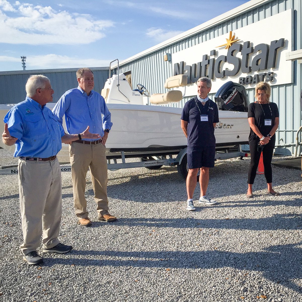 SenatorWicker's tweet photo. .@RepTrentKelly & I enjoyed speaking with employees at @nauticstarboats and seeing how the boating industry is recovering in Mississippi. This industry supports thousands of jobs in our state and I am continuing to work on policies to help more Americans get out on the water. https://t.co/ZxWeGoJ2Fm