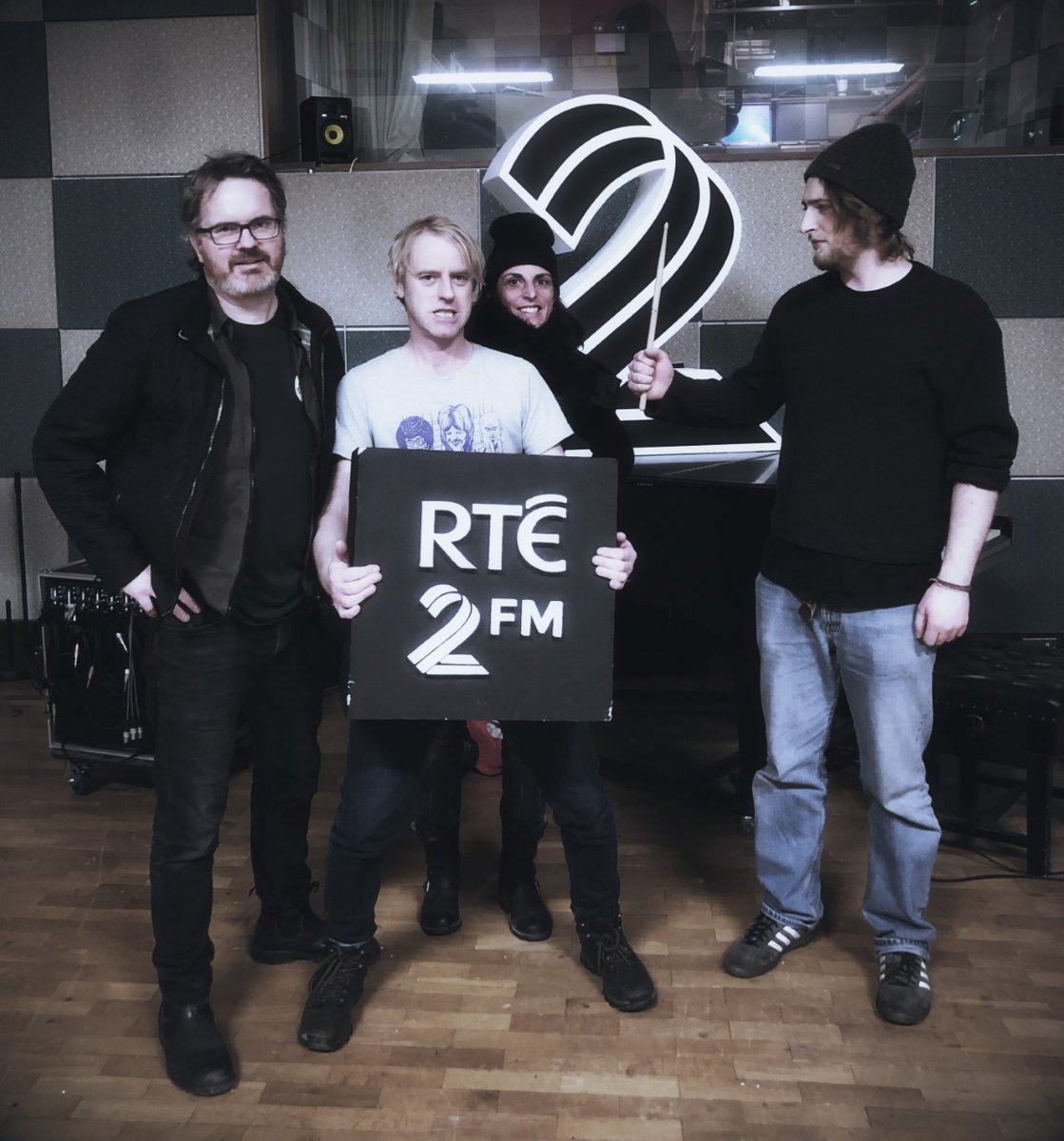 talldanhegarty's tweet image. We delve back into the Session archives tonight at 10pm on @rte2fm - @kerbdogofficial (1997) &amp;amp; @FirstAndCoach (2020), plus tracks from @MurderCapital_, @FKAtwigs, @MISSEBONYBONES, &amp;amp; @unitysurrender