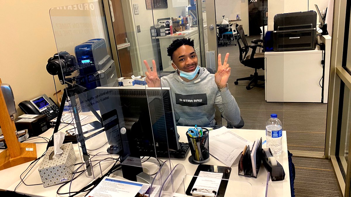 XUAuxServices's tweet photo. Our student workers at the all card center are back and we couldn't be happier!😁 ✌️ #backatit #studentworker #allcard #allcardcenter #xavieruniversity #xavierconnex #happy https://t.co/bvrOGzhqxl