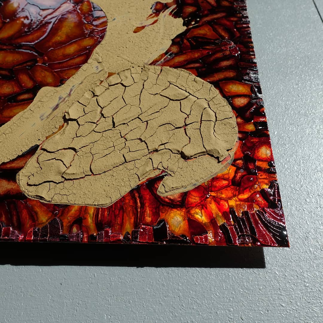 RekaRitt's tweet photo. Enamel and clay on copper. I seem to be picking up the theme of 'death mask' again. Is it the coming autumn that brought it on, I wonder... Or is it the mask itself that's dying? #redpainting #art #abstractpainting #londonartist #autumnpainting #singulart #rekaritt #30DaysofArt https://t.co/iEjV3KTf18