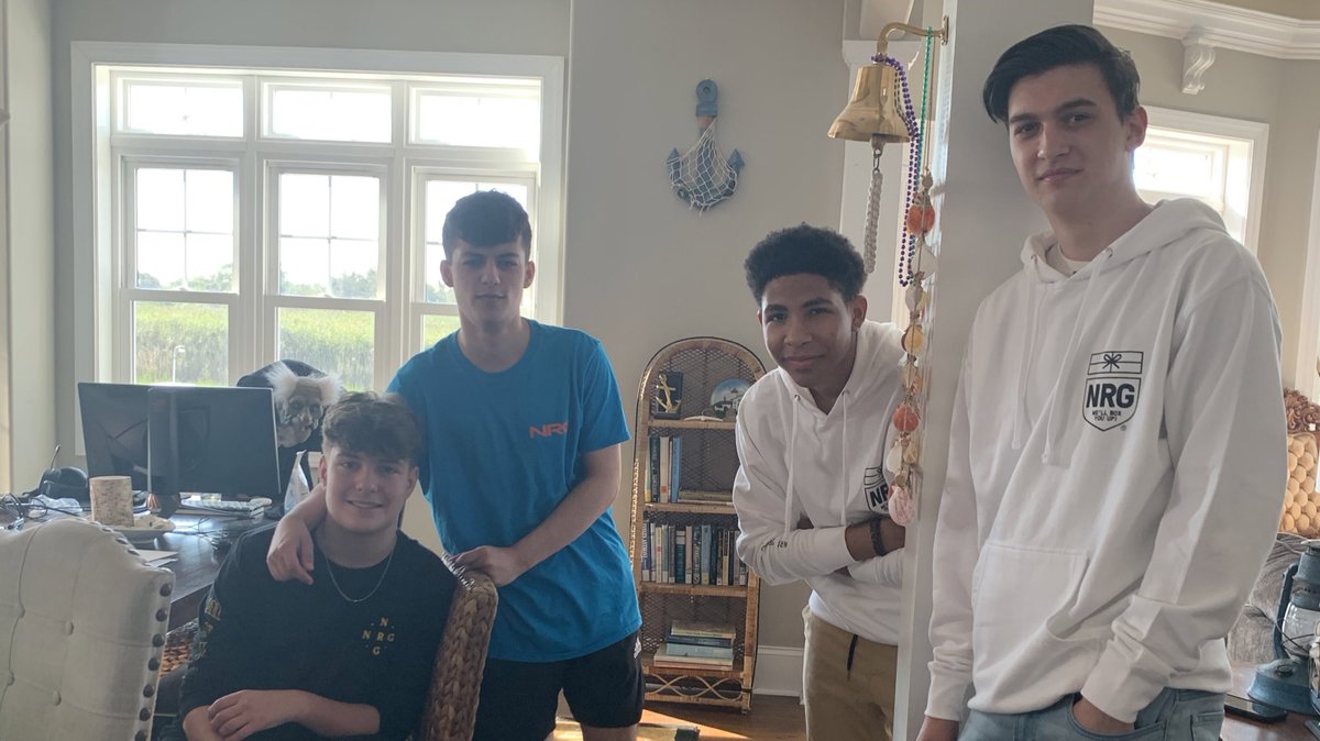 NRGgg's tweet photo. gangs all here :) https://t.co/KwEBNjl3cG