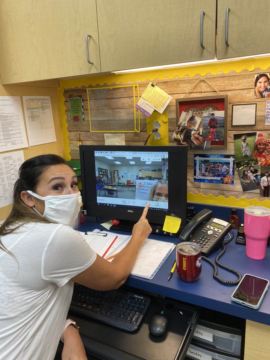 HuffmanKinder's tweet image. What do teachers do in their free time? Test out ways to make synchronous learning more efficient while having fun! 💪🏼😂 #huffmanpyp #virtuallearning #pisdbest @MrsBrewtonKG