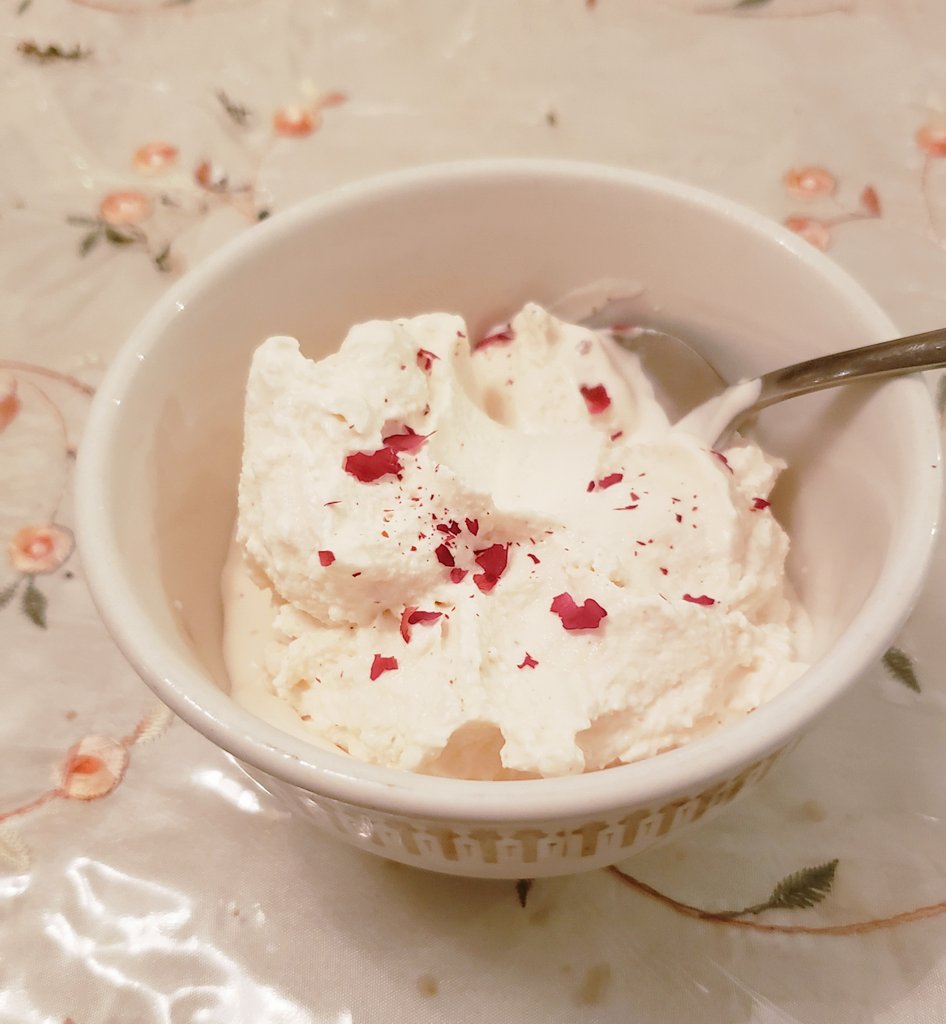 yaoichin's tweet photo. Made rosewater gelato!!! https://t.co/1by438JLca