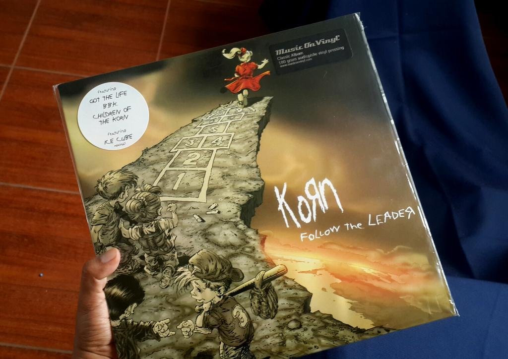 ConejoBlancoPe's tweet photo. 22 años cumple hoy esta preciosura:
🎂🎂🎂
#Korn #FollowTheLeader #FTL22 https://t.co/7u62o6LfXA