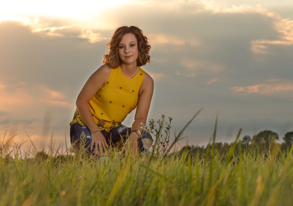 KateyAnn7's tweet photo. Just a good ol Kansas girl https://t.co/lE0xJIRbiy