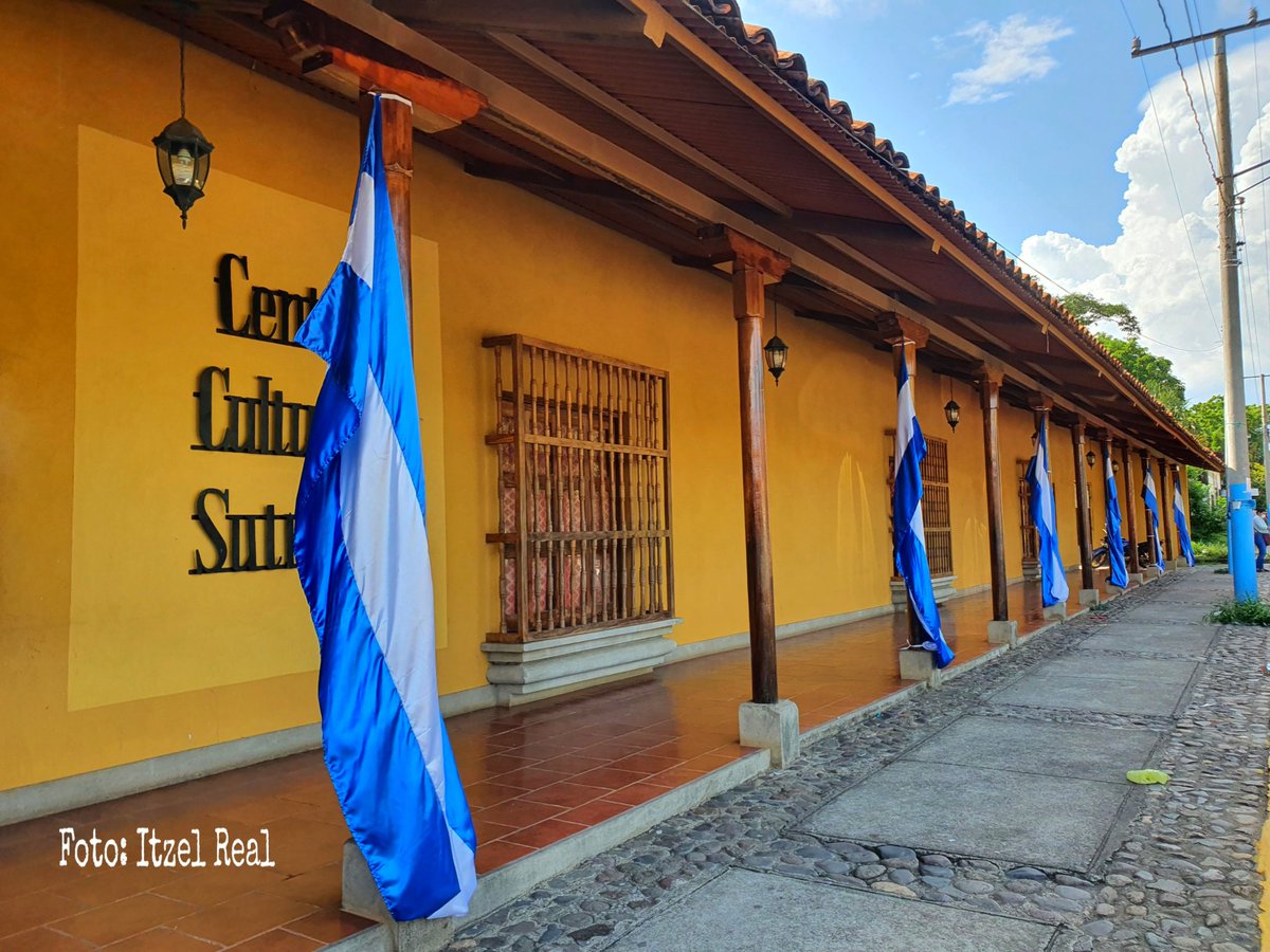 León, Primera Capital de la Revolución se embellece con los colores de nuestra Patria🇳🇮
#OrgulloPatrio
