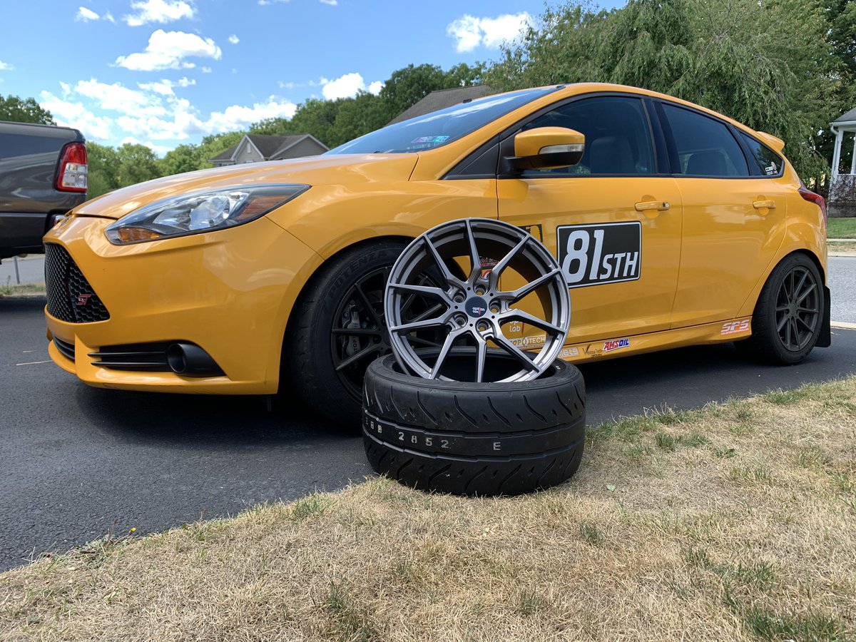 TecShdw's tweet photo. @optionlabwheels arrived today! Cannot wait to get the Falkens mounted and try out the setup at Autocross this weekend!! These wheels are beautiful and pretty lightweight for a big wheel! #focusst #st #optionlabwheels #autocross https://t.co/hgaEtRM05s
