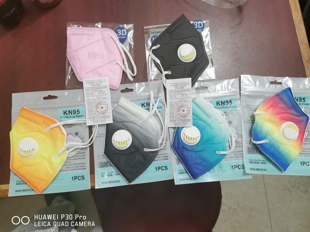 Para estar protegidos usa cubrebocas. Tengo KN95 en diferentes colores con válvula o blancos sin válvula.
Con válvula $50 a partir de 10
Sin válvula $30 a partir de 20