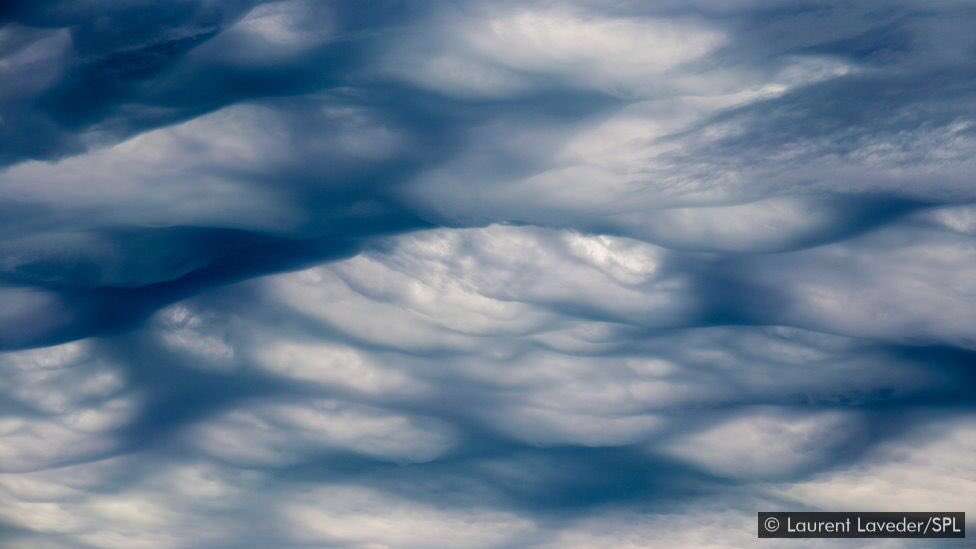 سحب أندولادوس أسبيراتوس : وهي غير مدروسة نسبيا لذلك تم اقتراحها كنوْعٍ جديد من السحب. تكون معظم السحب العادية ذات قاعدة مسطحة، في حين تظهر سحب الأسبيراتوس أن لديها تركيبة عمودية في الأسفل.