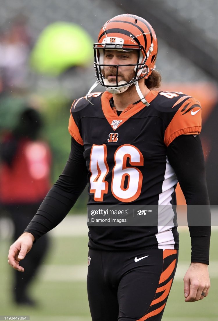 4. Clark Harris – Great hair, long sleeves and he snaps with gloves.