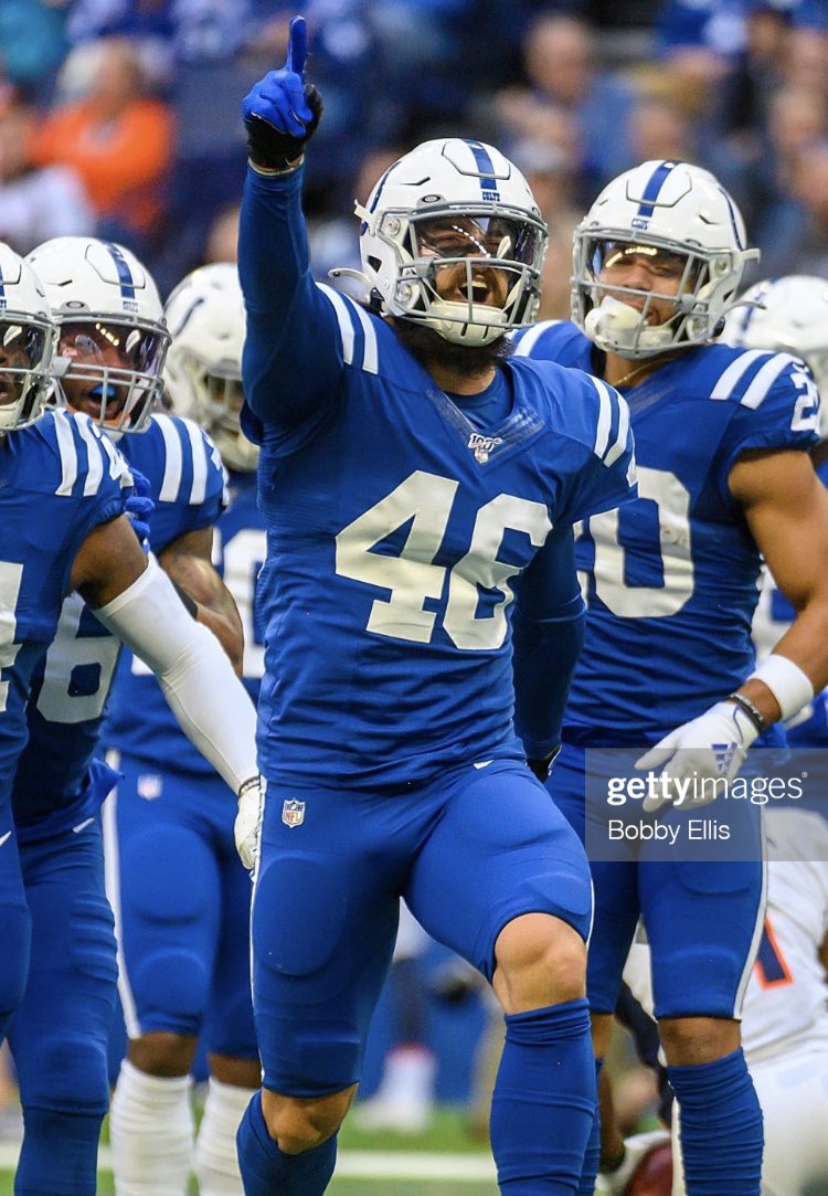 1a. Luke Rhodes – He regularly changes up the gear, has some flow, a solid helmet setup, snaps with gloves and is probably the most jacked dude in the NFL.