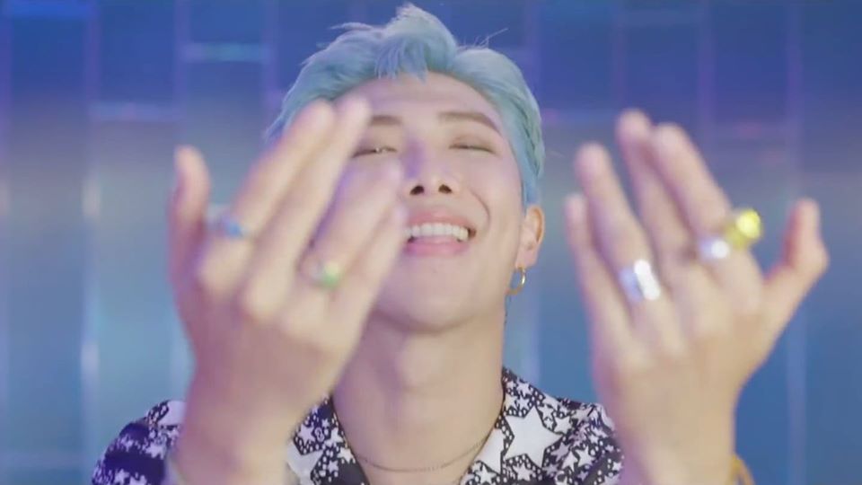 KJ_kpopfanboy95's tweet photo. BTS x DYNAMITE Teaser #DynamiteVideoTeaser
#BTS #RM #JIN #SUGA #JHOPE #JIMIN #V #JK #BTSARMY #DailyTweeter @BTS_twt https://t.co/AFuMz6RUHY