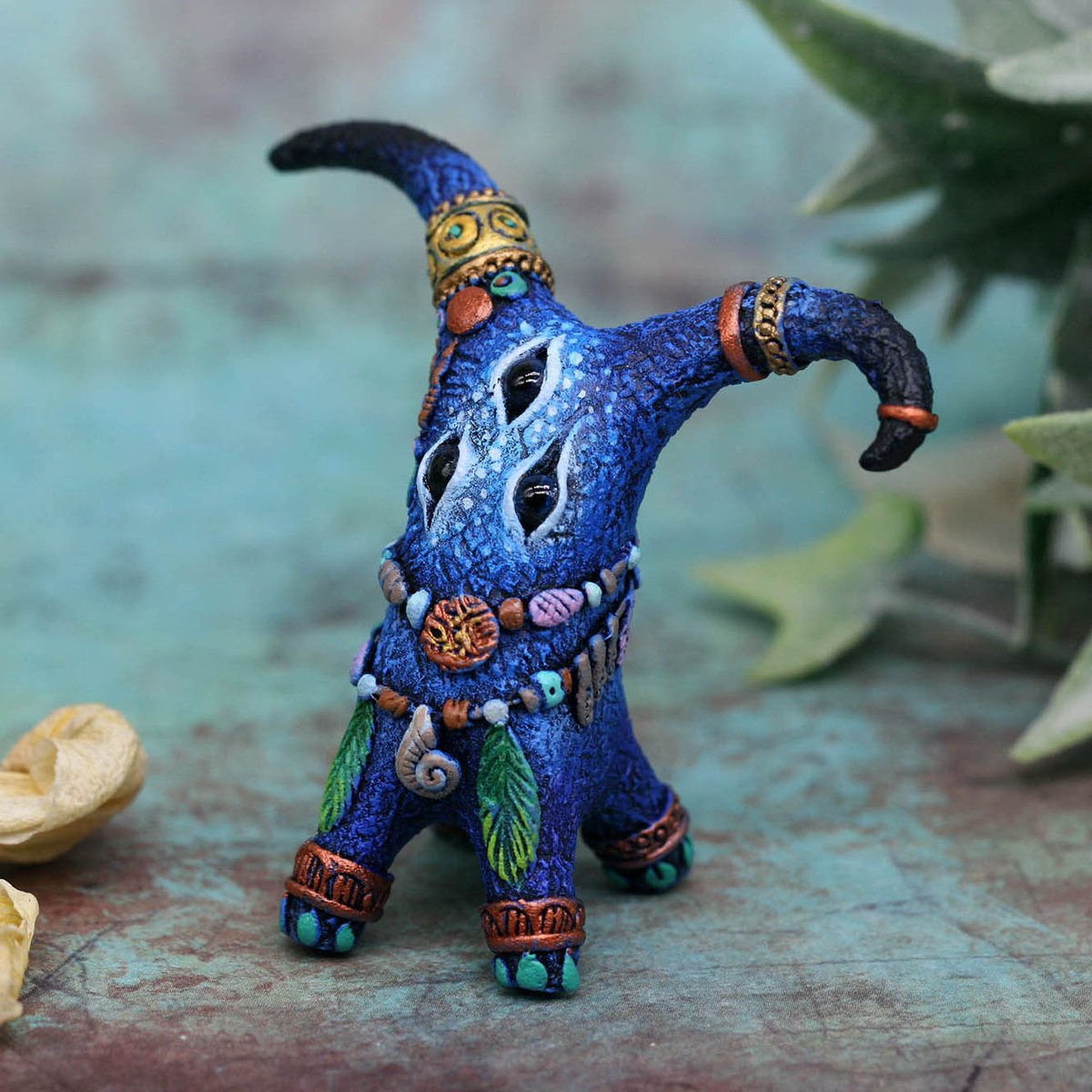 rainbowmarleo's tweet photo. How to make cool RPG characters even cooler? - Ring of Power in the ear.
#shamanart #ethnicdoll #magicdoll #rpgminiature
https://t.co/5SVtsoWvGD https://t.co/s3KmgxntY1