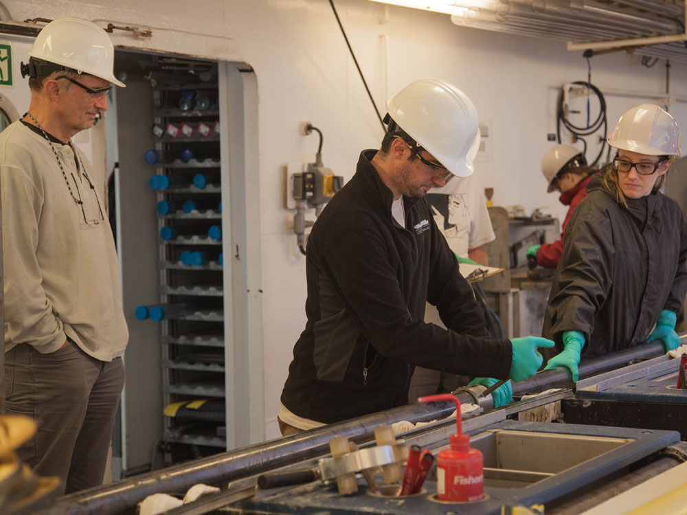 JRSO_IODP's tweet photo. Photos from Expedition 384: Engineering Testing week 4 can be seen here: https://t.co/22q93ZB3BF
#Exp384 #NSFfunded @NSF https://t.co/yDOQPHitvq