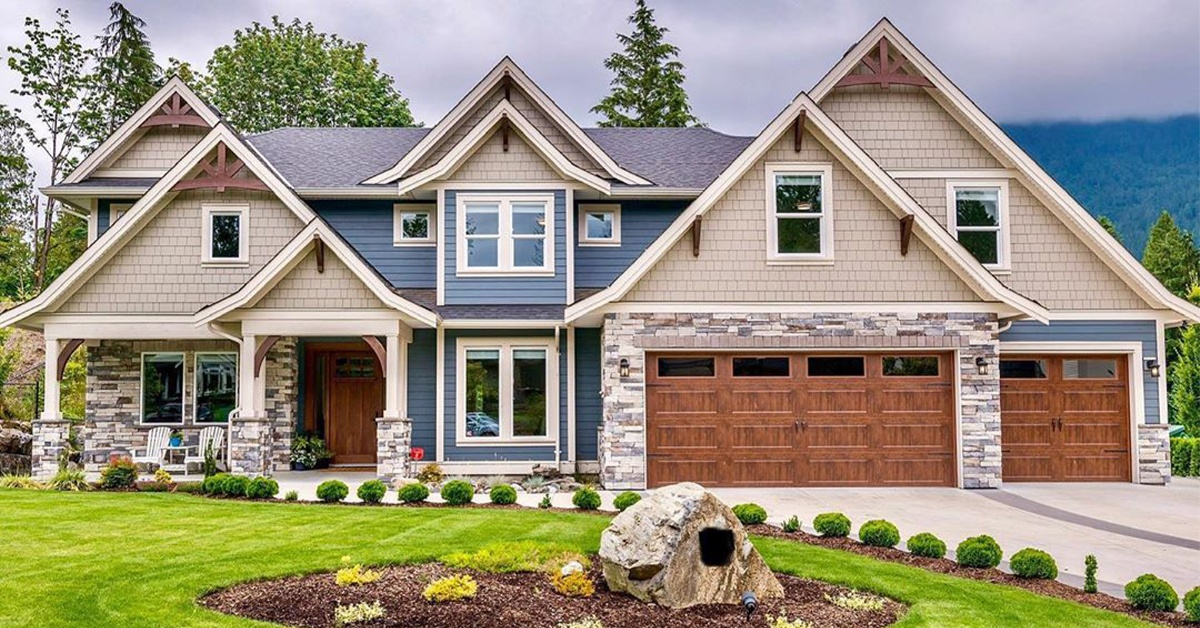 IKORoofing's tweet photo. In British Columbia, a roof of Cambridge Harvard Slate is the final finish to an incredible home of wood, stone, and stormy blue siding. #RoofingElevated

(Meeres Construction Group in Rosedale, BC) https://t.co/C3xrVo9zHU