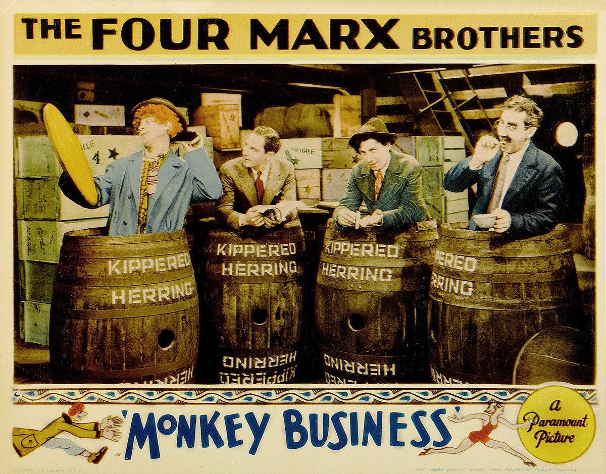 seguirían “Animal Crackers” (1930), “Monkey Business” (1931) y “Horse Feathers” (1932) y “Duck soup”, 1933), todas producidas por Hermann J. Mankiewicz, que fue guionista del filme "Ciudadano Kane" (1940).Después rodaron para la MGM “A night at the opera” (1935), “A day at the