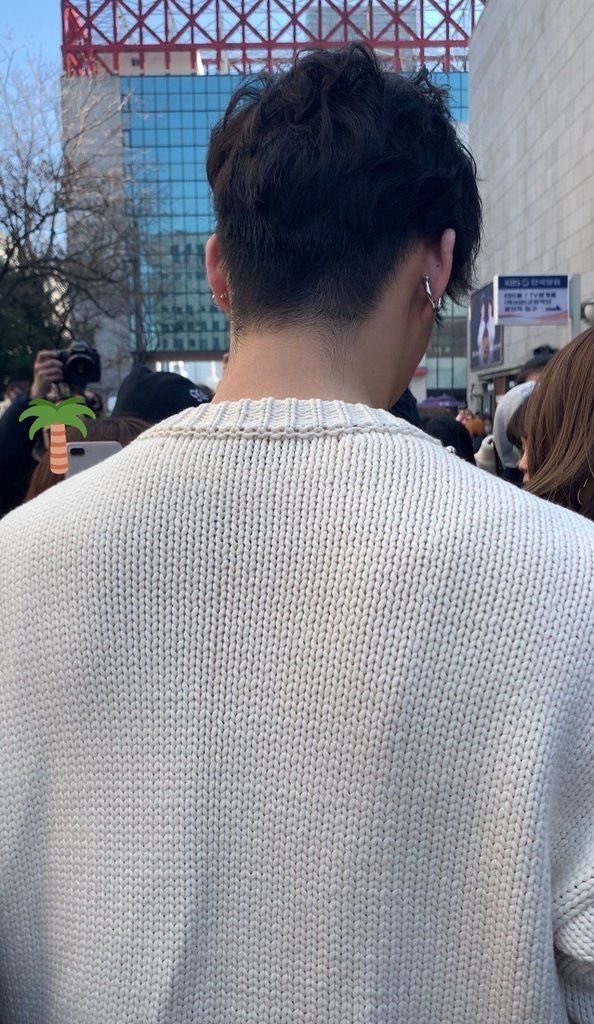 jaebeom and his wide shoulders        a thread
