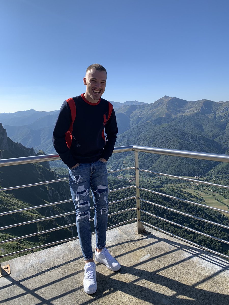 chechuleee's tweet image. 