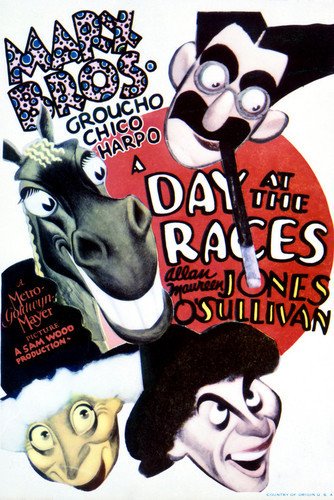 opera” (1935), “A day at the races” (1937), “Go West” (1940), “Room Service” (1938), “At the Circus” (1939) y “The Big Store” (1941).Para United Artist hicieron: “A night in Casablanca” (1946) y “Love Happy” (1949), que contó con la casi debutante Marilyn Monroe en el reparto.