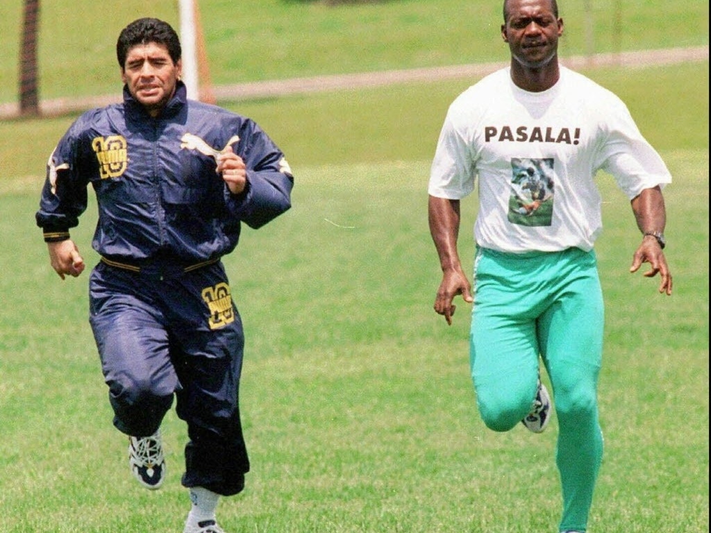 FOTOS HISTORICAS O CHULAS DE FUTBOL - Página 17 EfvFF6aXYAkERq7?format=jpg&name=medium