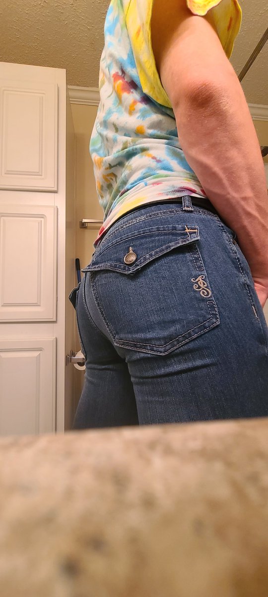 WetJimi's tweet photo. I'm a thirty something, predominantly into all things omo as well as some other kinks.

-Cross dressing 
-Diapers (DL) 
-Getting wet and dirty
-Sagittarius 
-Kinky 
-open minded 
-bi/pan
-Poly
-Flirty 
-Fun
 
Check out my omo content on xtube pornhub and more to come! #wetjimi https://t.co/DbRBnIGKYR
