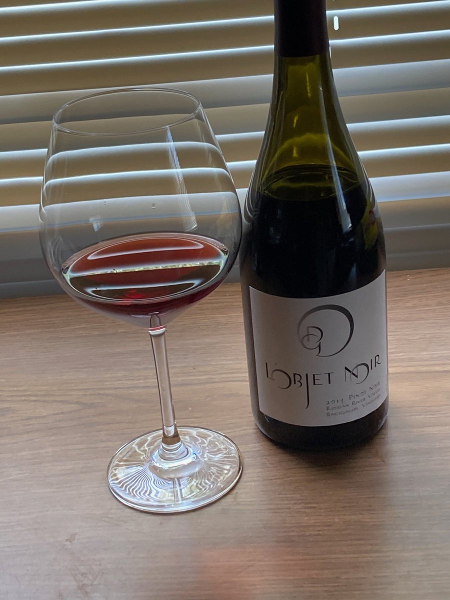 pinotnoirdude's tweet photo. Happy #nationalpinotnoir day! Everyday is #nationalpinotnoirday for me #lobjetwines #lobjetnoir #wine https://t.co/rXV90xbzZI