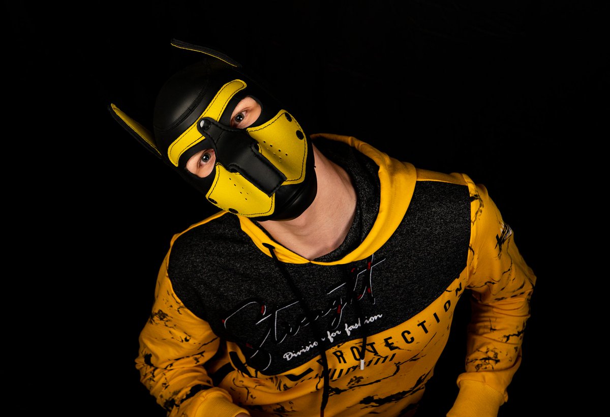 AdSmacks's tweet photo. SFW Photoshooting but dont be disappointed, soon I'll upload some NSFW Content of this Quality 😇 https://t.co/5EpOSJyZ8I