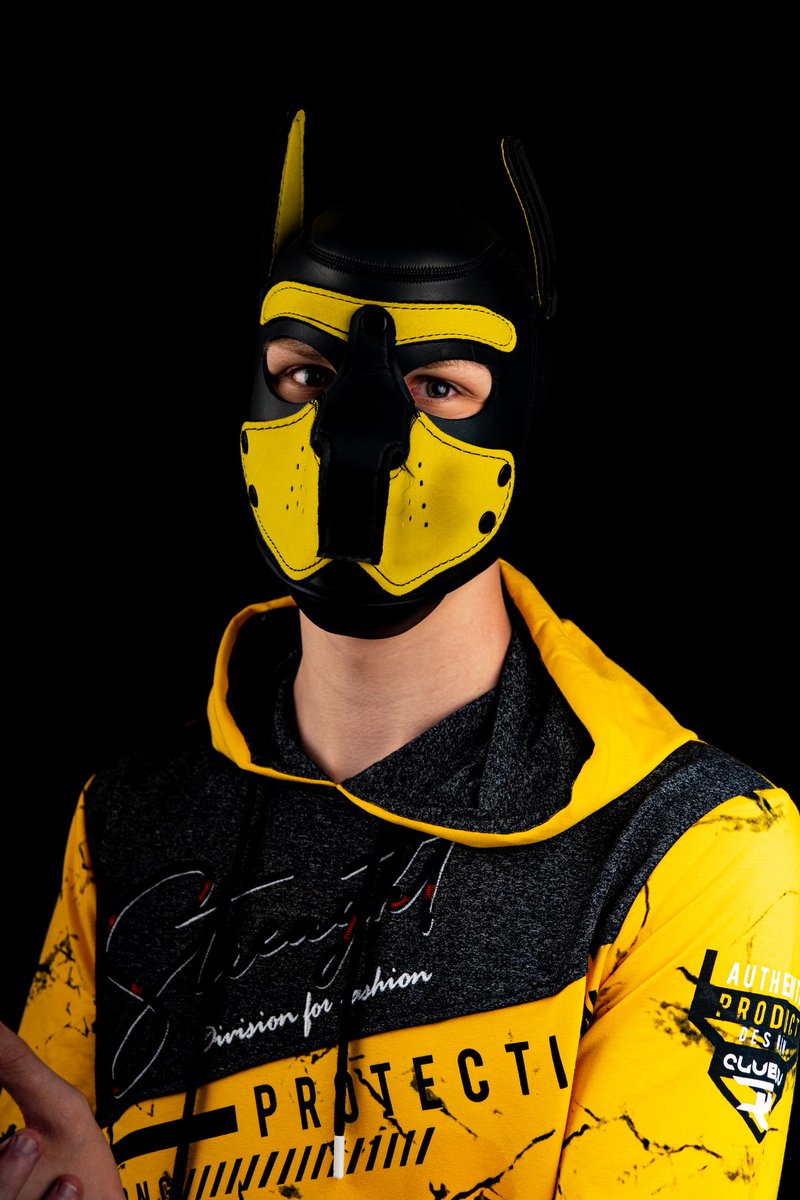AdSmacks's tweet photo. SFW Photoshooting but dont be disappointed, soon I'll upload some NSFW Content of this Quality 😇 https://t.co/5EpOSJyZ8I